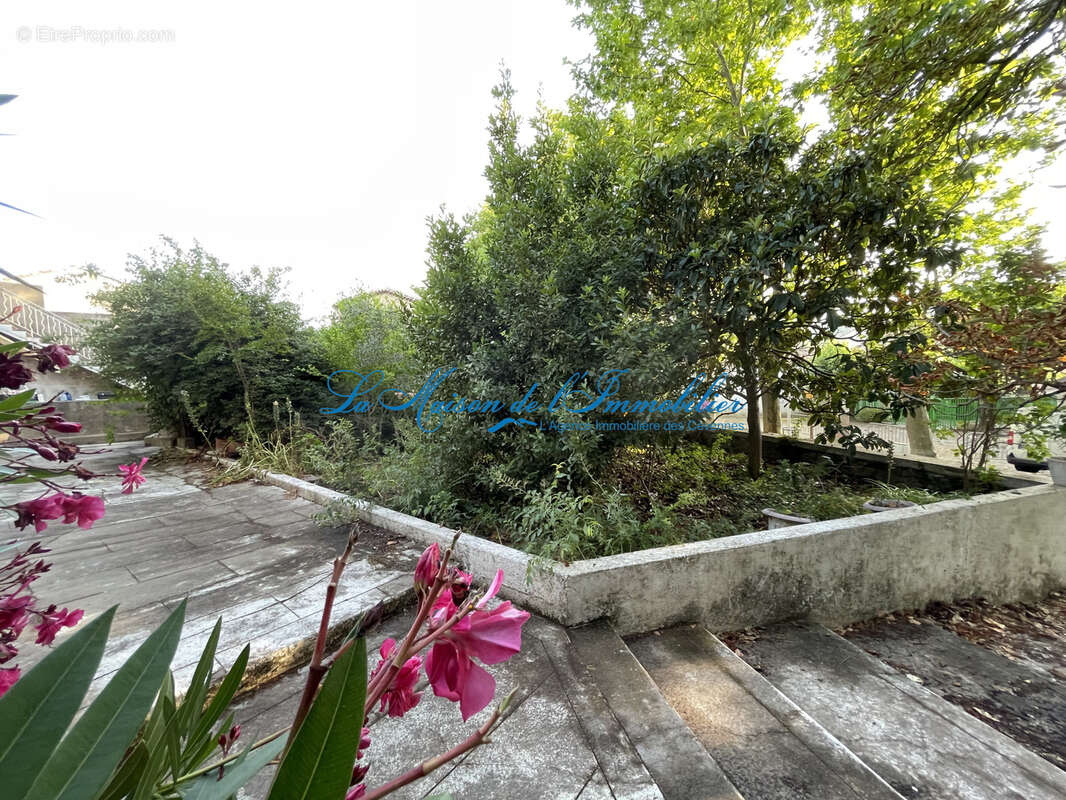 Saint Théodorit- Maison avec de 2 logements sur 532m2 de terrain - photo 4