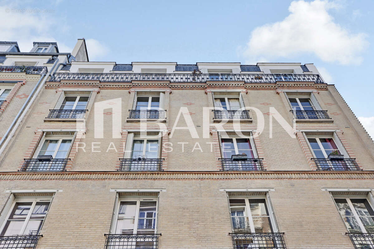 Appartement à PARIS-17E