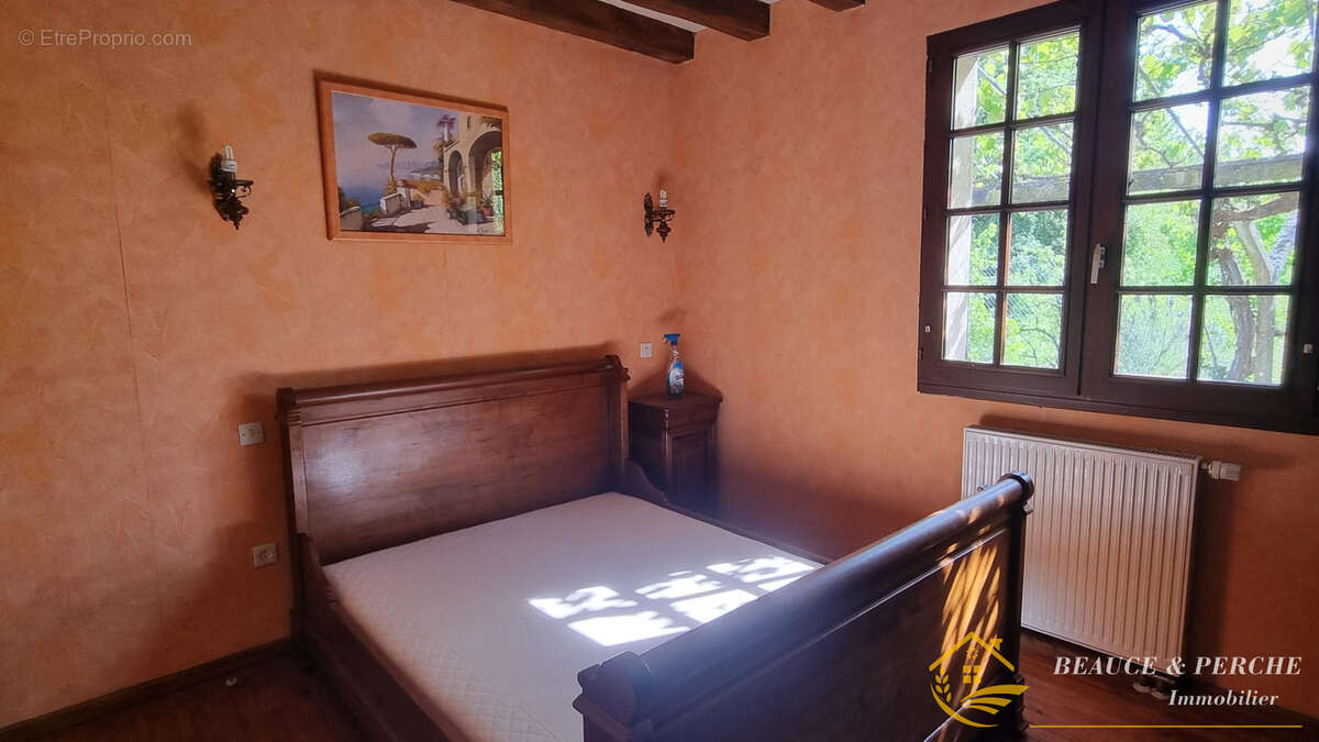 Maison à COMBRES