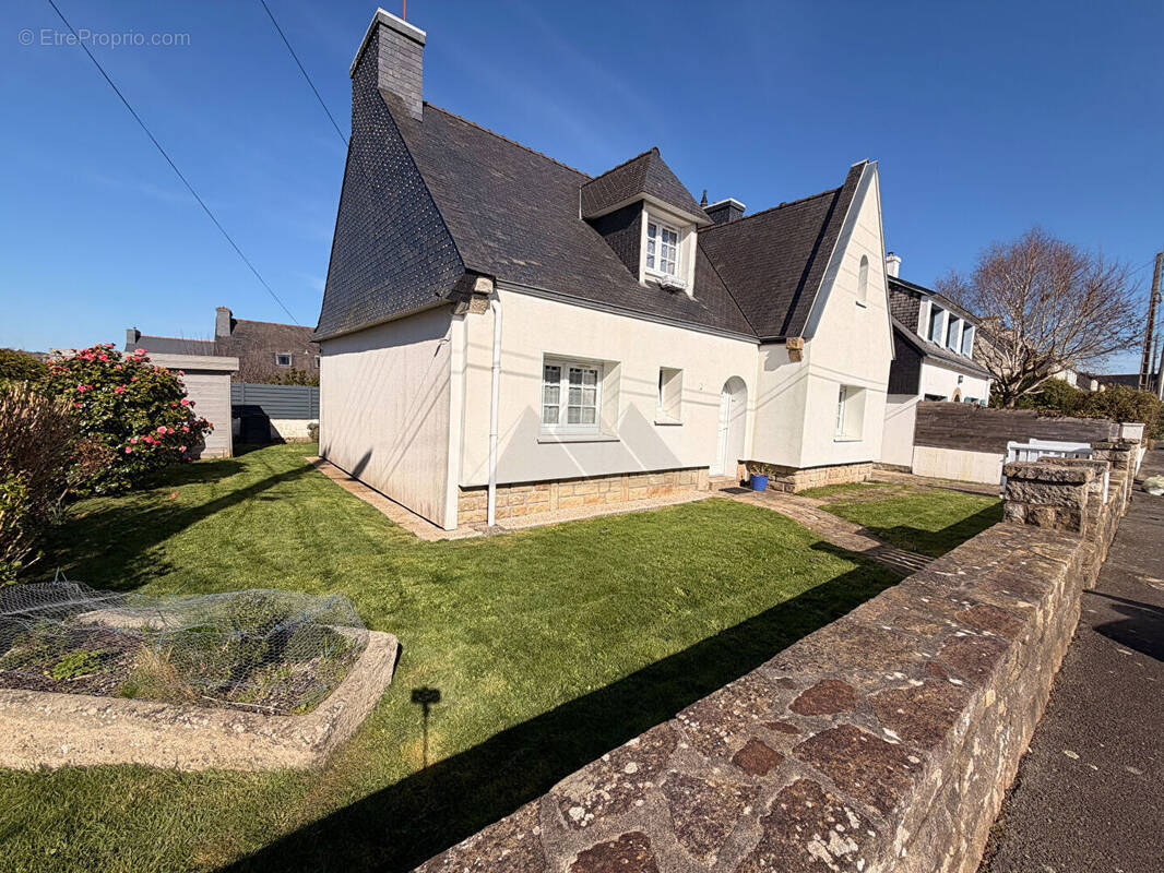 Maison à ERGUE-GABERIC