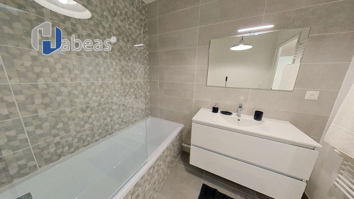 Appartement à SAINTE-FOY-LES-LYON