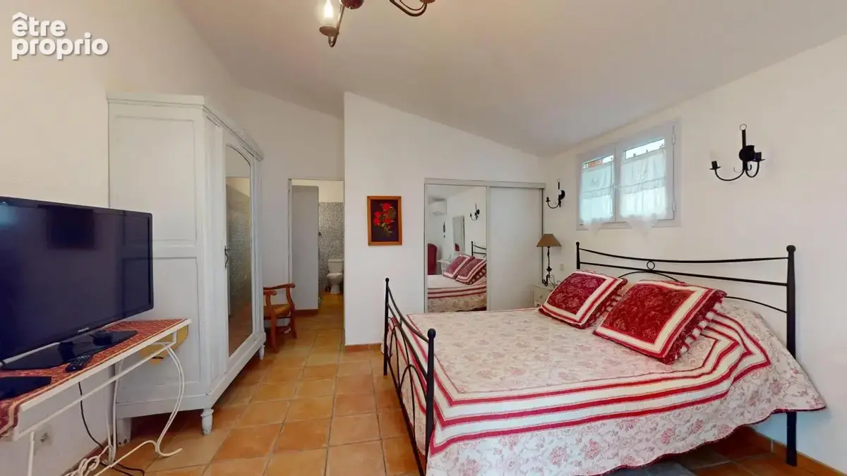 Maison 162 m² à Pia  - photo 19