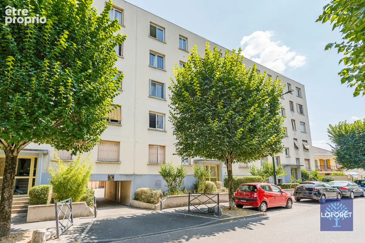 Appartement à LES PAVILLONS-SOUS-BOIS