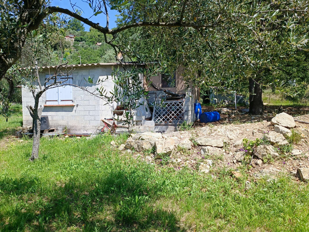 Terrain à L&#039;ESCARENE