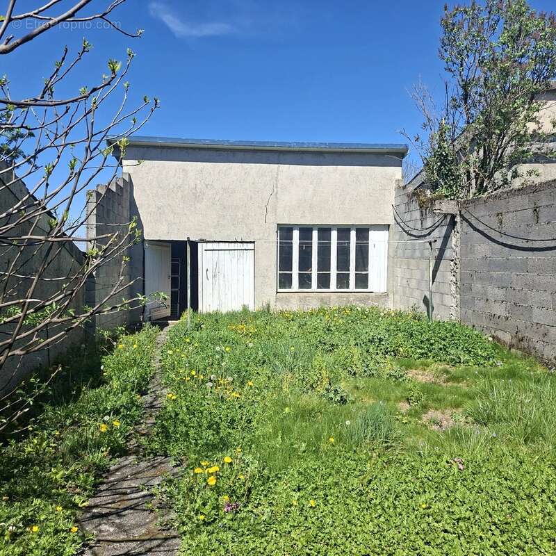 Maison à SAINT-PIERRE-DE-TRIVISY