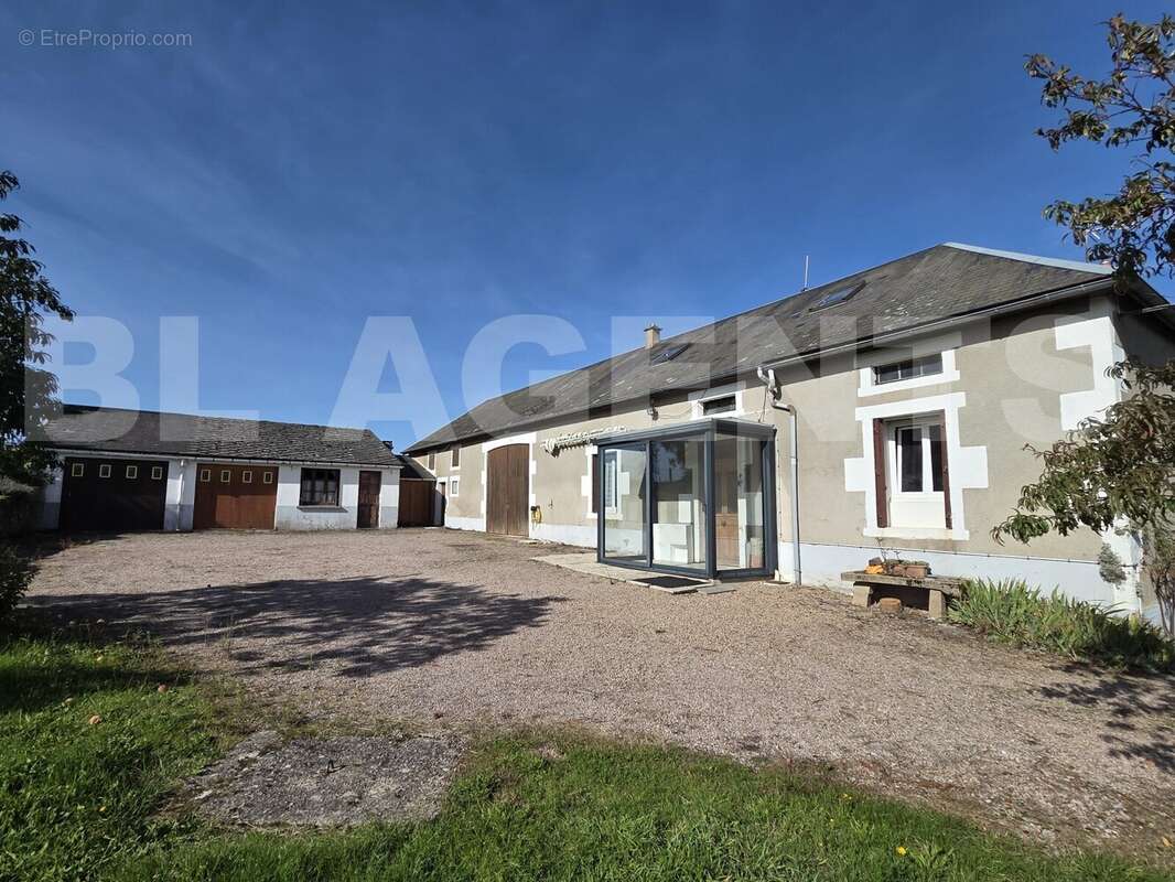 20250917_105054 - Maison à DUN-LES-PLACES