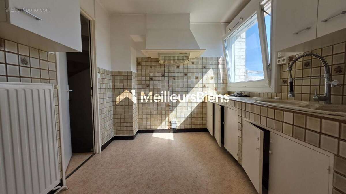 Maison à PONT-SUR-SAMBRE