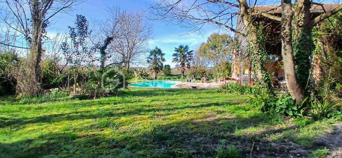 Maison à BARBEZIEUX-SAINT-HILAIRE