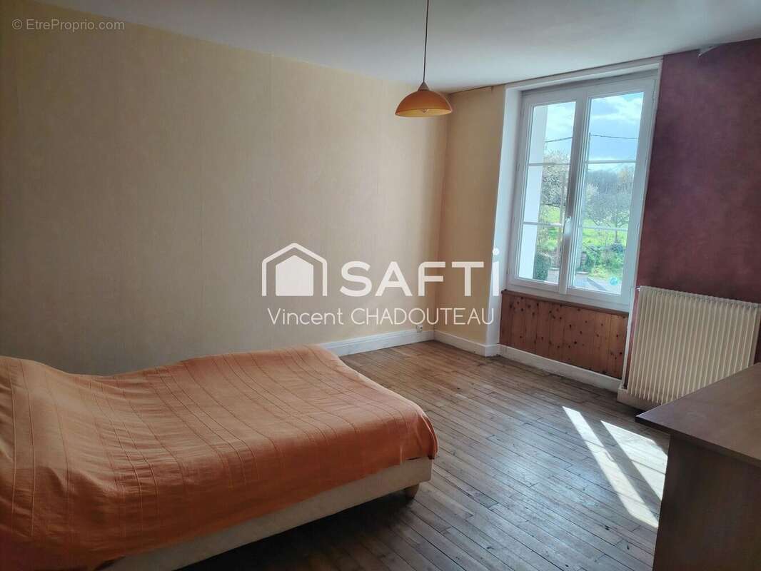 Maison 151 m² à La Tache  - photo 3