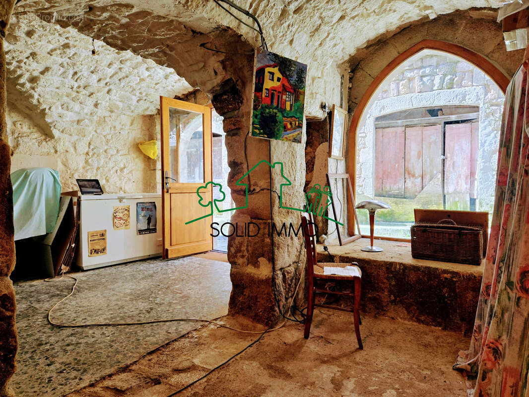 Maison de village avec terrasse plein sud et fort potentiel d’aménagement - photo 13