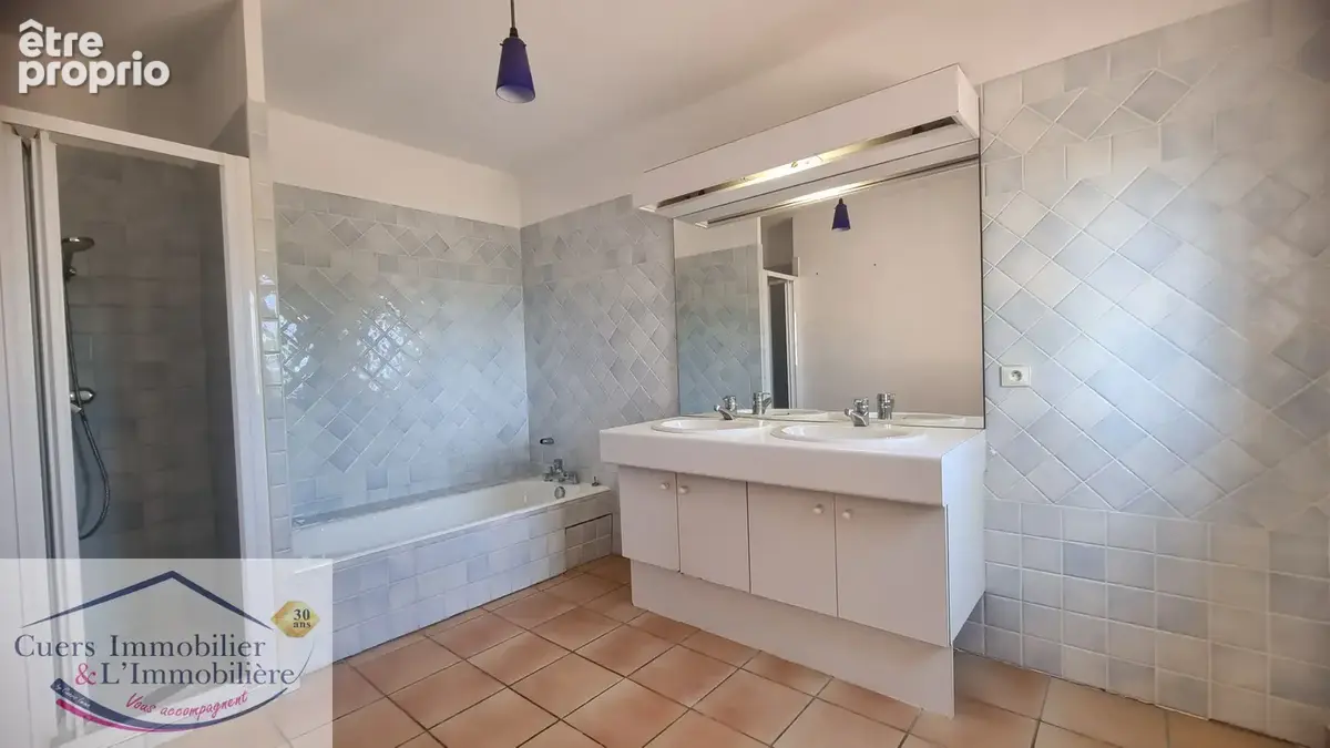 La crau, propriete  avec 2 logements developpant 337m2 habitables, avec piscine - photo 16