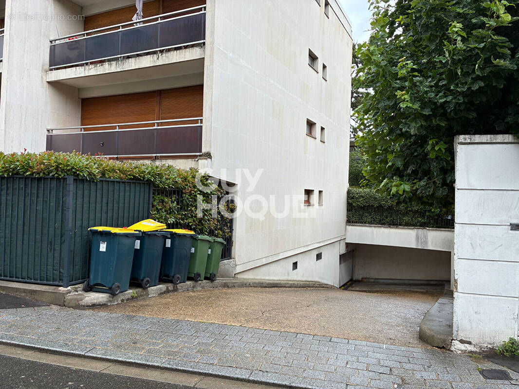 Parking à COLOMBES