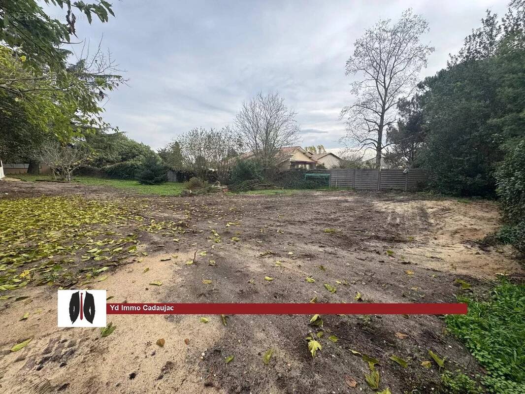Terrain à CADAUJAC