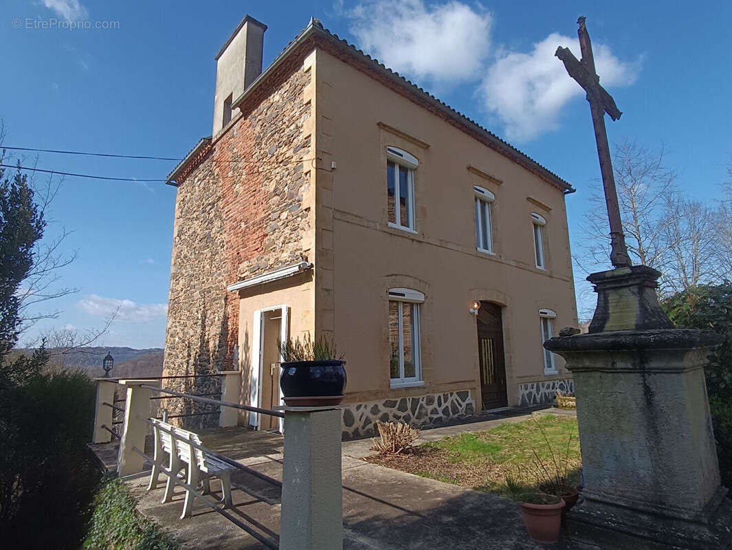 Maison à CAPDENAC-GARE