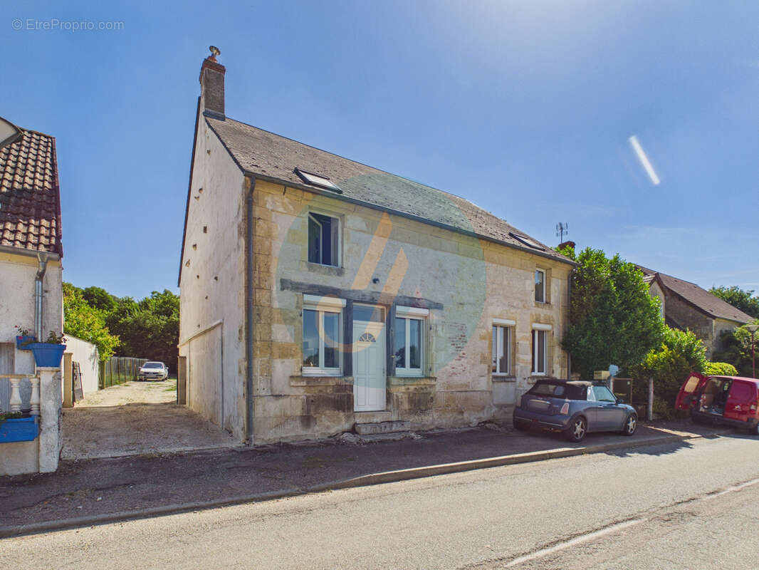 Maison à PARIGNY-LES-VAUX
