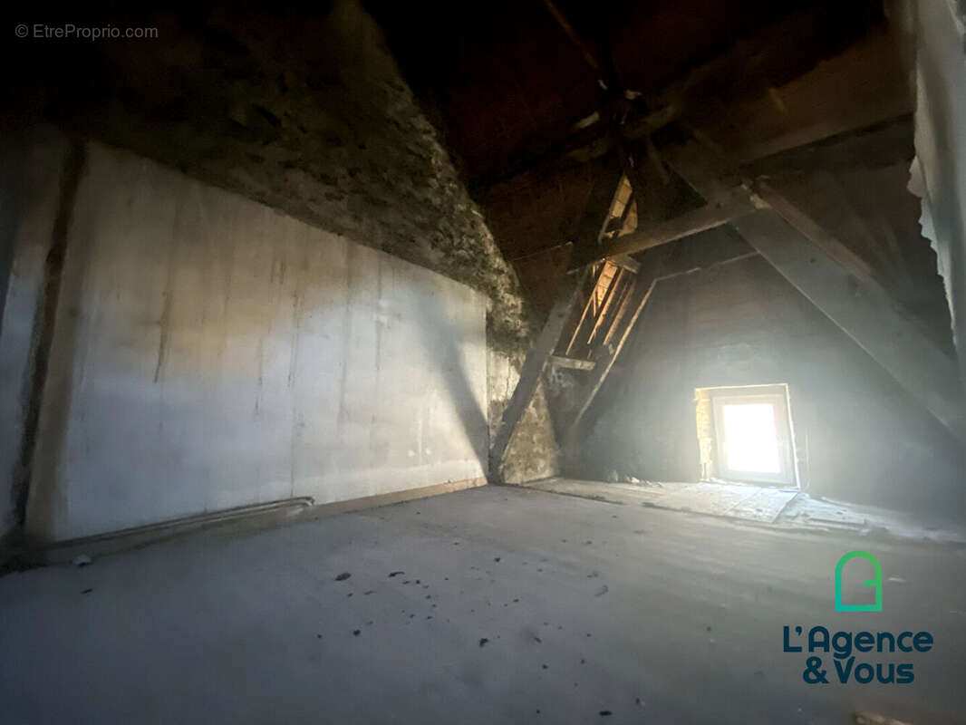 Locminé hyper-centre - immeuble à rénover avec permis accordé - création d'un t2 et d'un t3 - photo 4