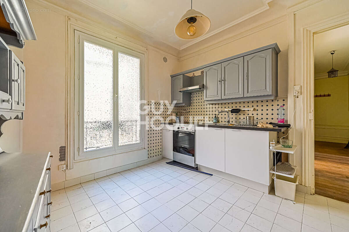 Appartement à PARIS-12E