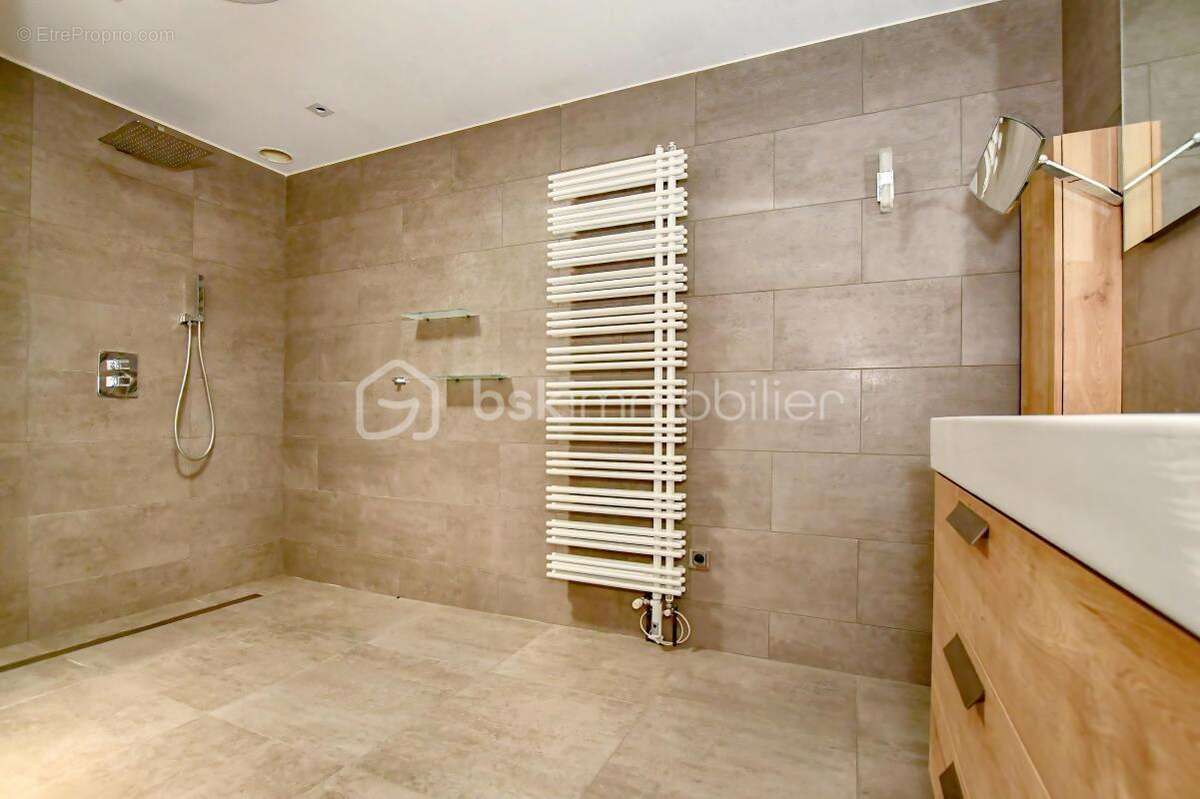Maison de ville - 260m² - 6 pièces - photo 20