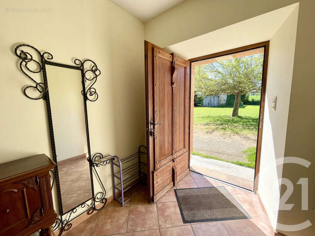 Maison 172 m² à Clermont-Saves  - photo 6