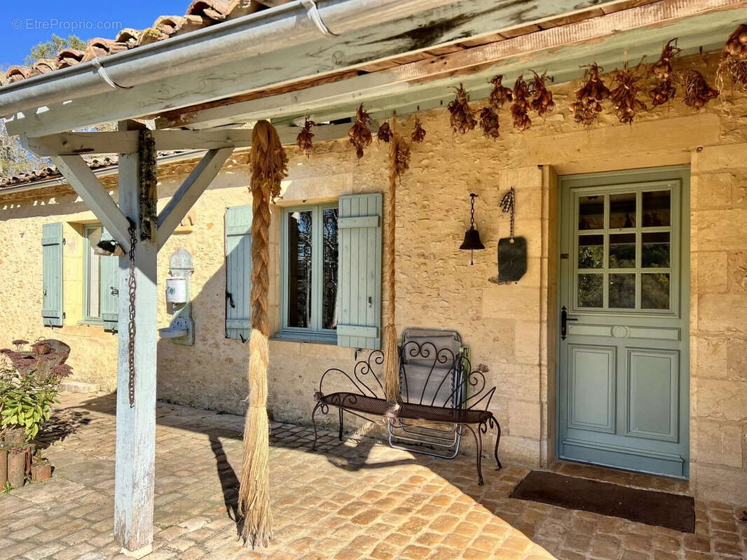 Maison 280 m² à Le Buisson-De-Cadouin  - photo 3