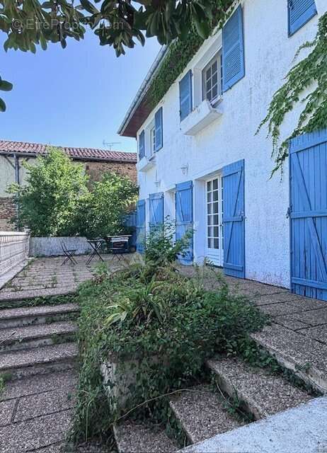 Propriété de caracttère du XIXème siécle - 265 m² avec piscine sur terrain de 1320 m² - photo 7