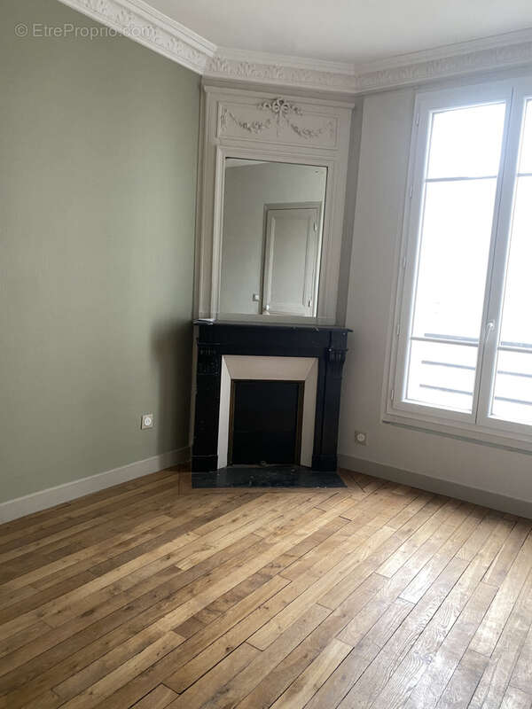 Appartement à PARIS-14E