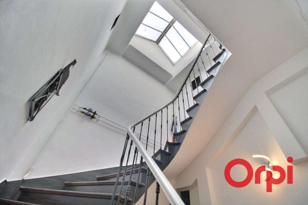 Appartement à MARSEILLE-2E