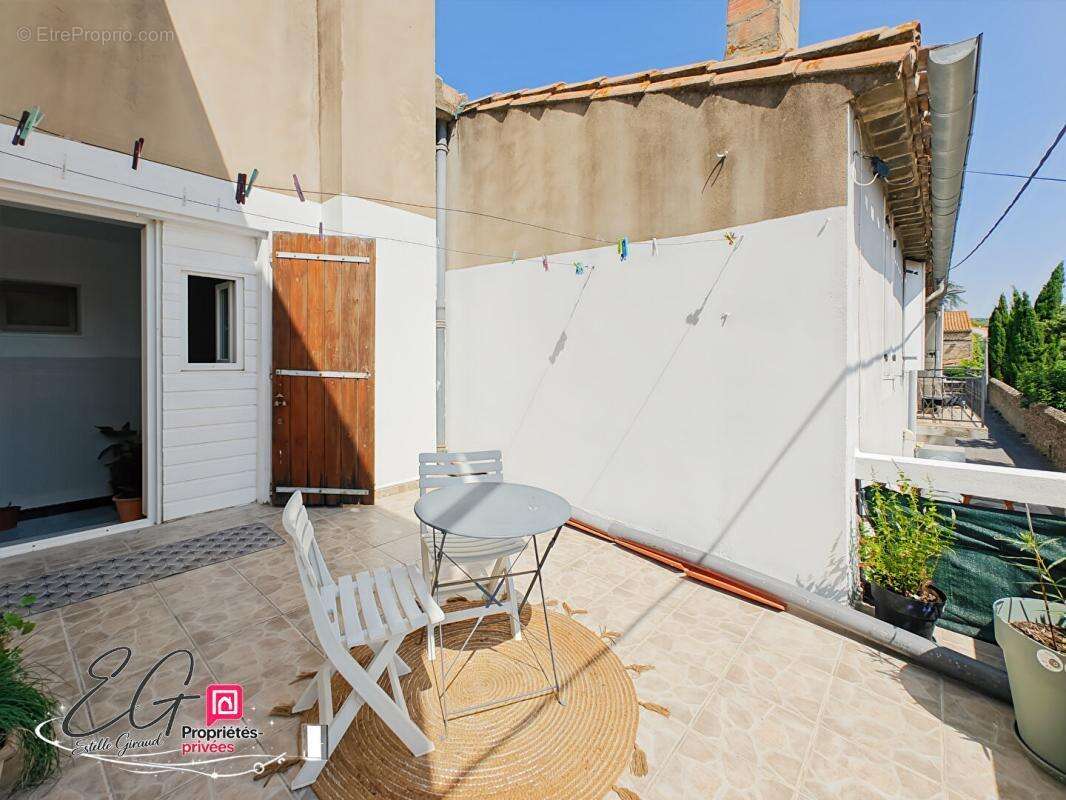 Maison de village avec terrasse, studio indépendant et beau potentiel - photo 17