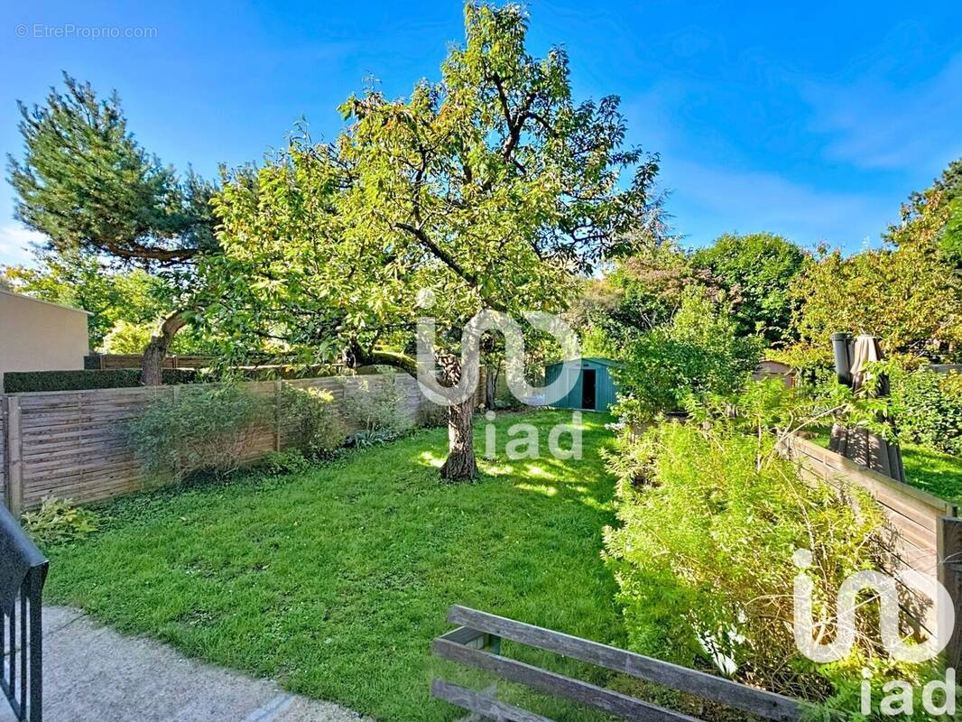 Photo 1 - Maison à SURESNES