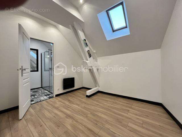 Magnifique longère-briarde en L, offrant 153m2 de charme/volume et robustesse + terrasse privative = vrai coup de coeur  !!! - photo 17