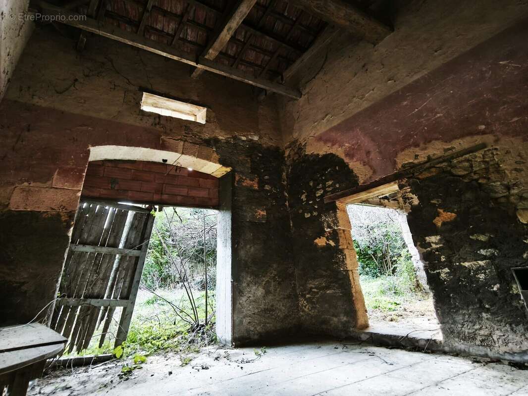 Maison à SAINT-CHRISTOLY-DE-BLAYE