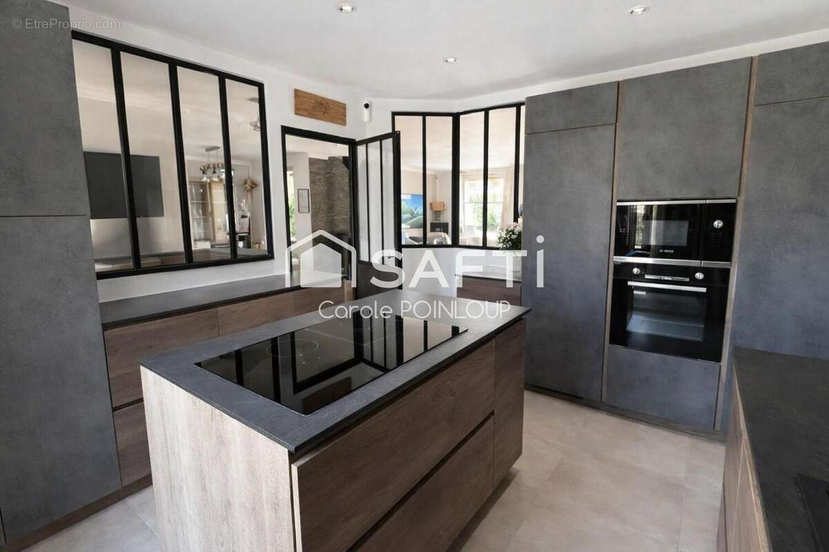 Maison 135 m² à Ozoir-La-Ferriere  - photo 3