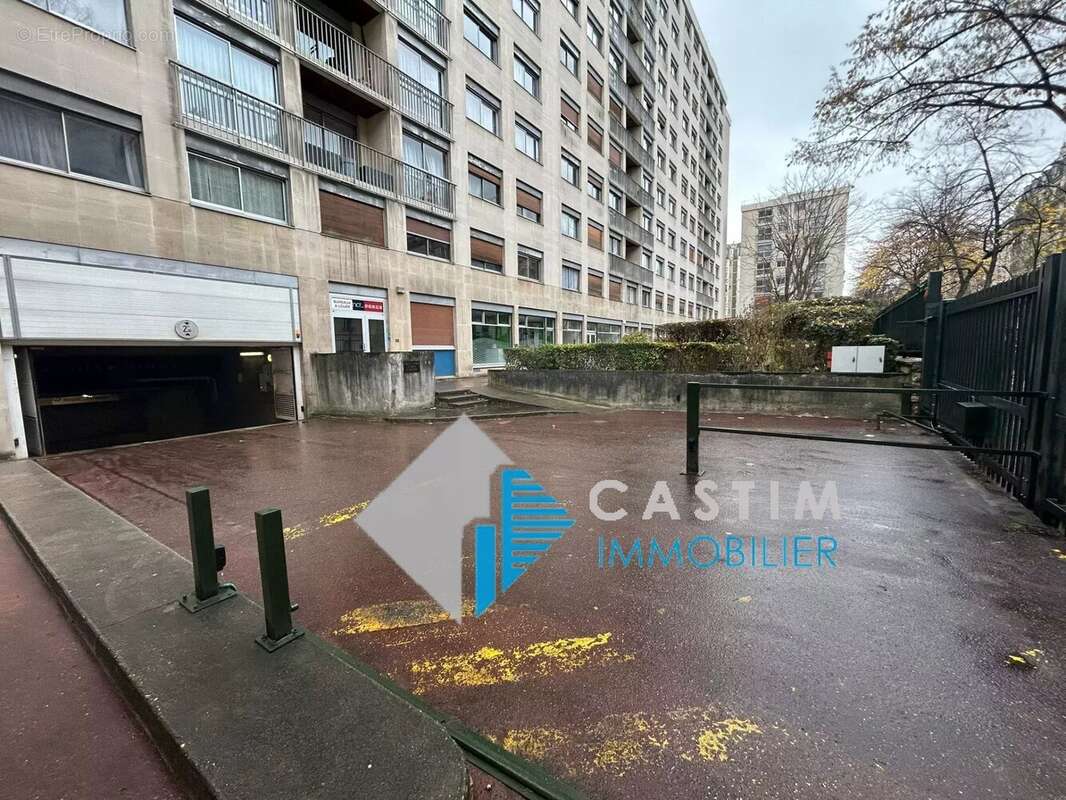 Parking à PARIS-14E