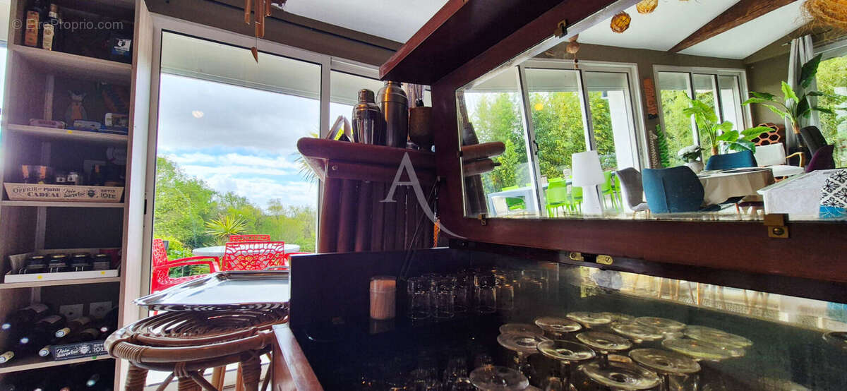 Maison à MORTAGNE-SUR-GIRONDE