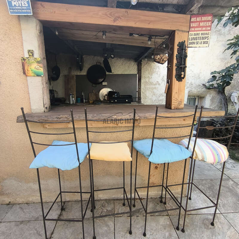 Maison  de charme en pierre avec jardin clos et parking privé - photo 23