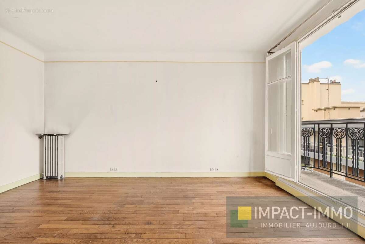 Appartement à COURBEVOIE