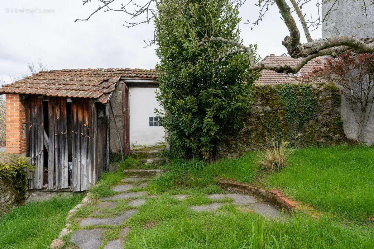 Maison à AUZANCES