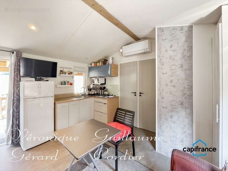 Mobil-Home de 32 M² de 2019, confortable avec belle terrasse et parcelle privative a vendre séparément en PRL - photo 9