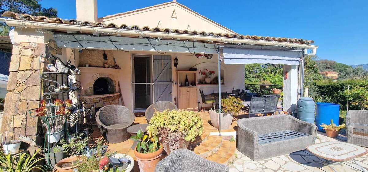 Autre à ROQUEBRUNE-SUR-ARGENS