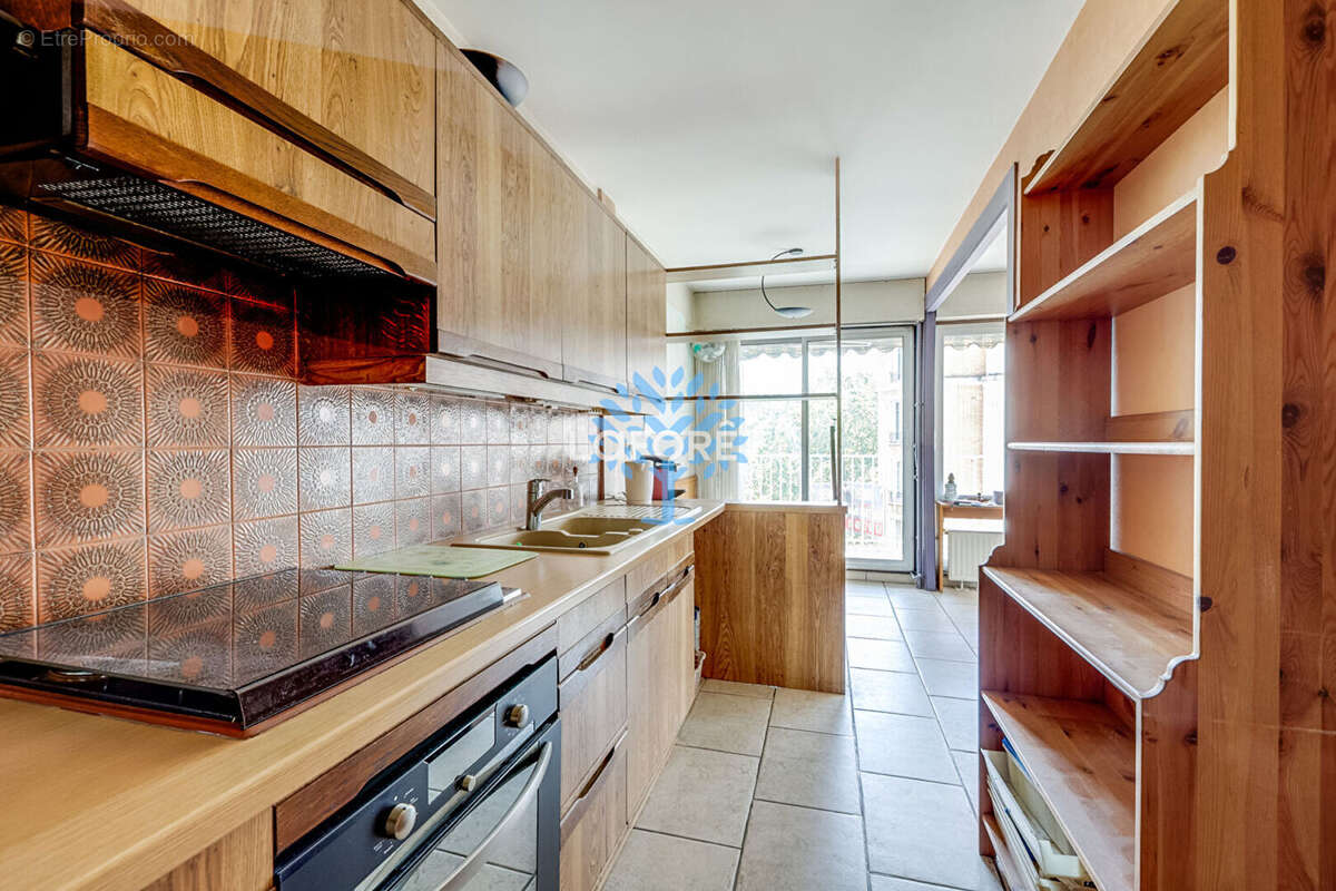 Appartement à PARIS-11E