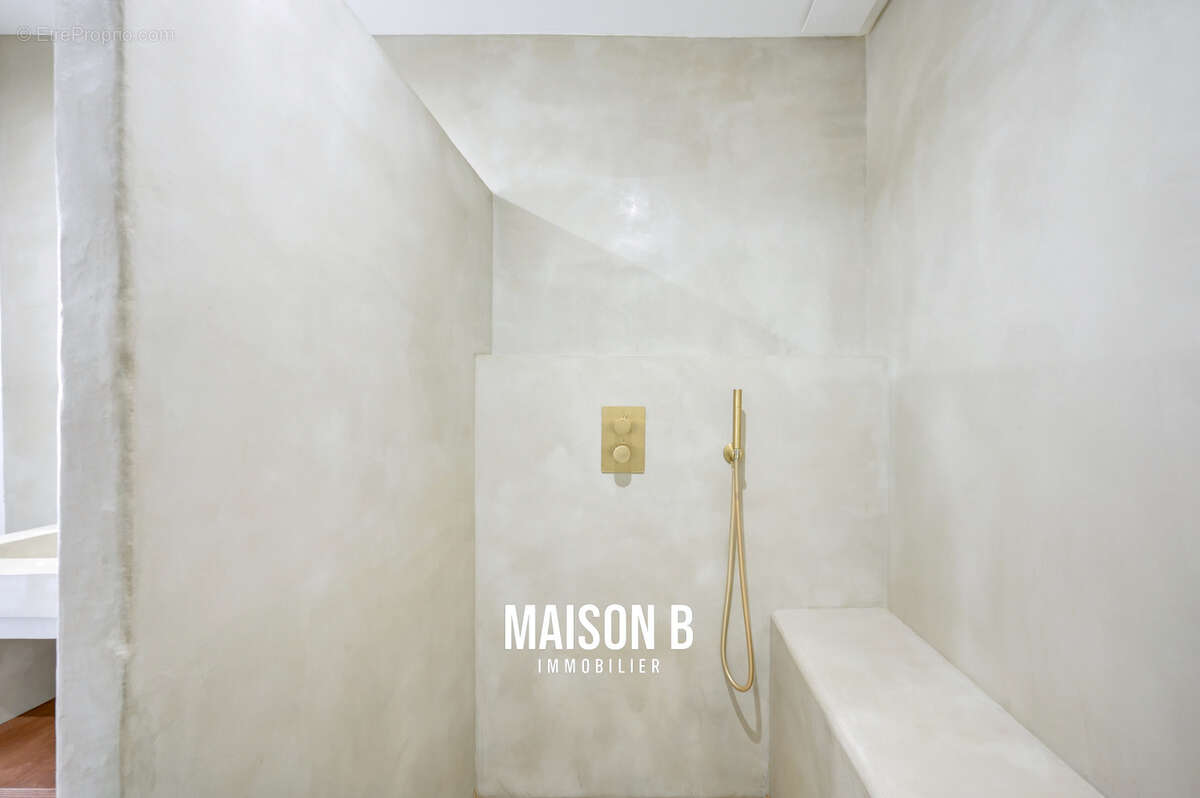 Appartement à MARSEILLE-6E