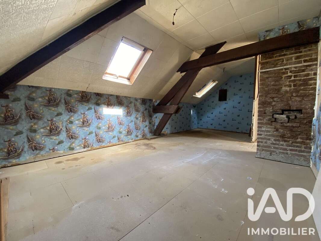 Maison 102 m² à Clastres  - photo 9