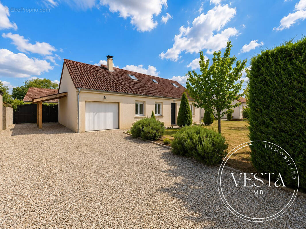 Maison à TRECLUN