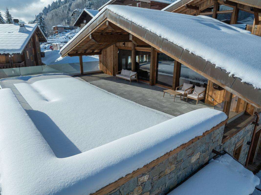 Luxueux chalet neuf en plein cœur des Gets - photo 3