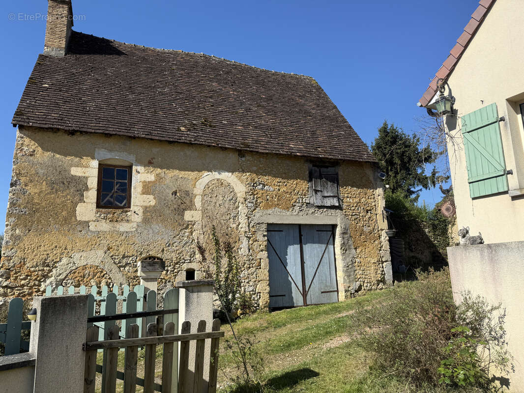 Maison à SAINT-COSME-EN-VAIRAIS
