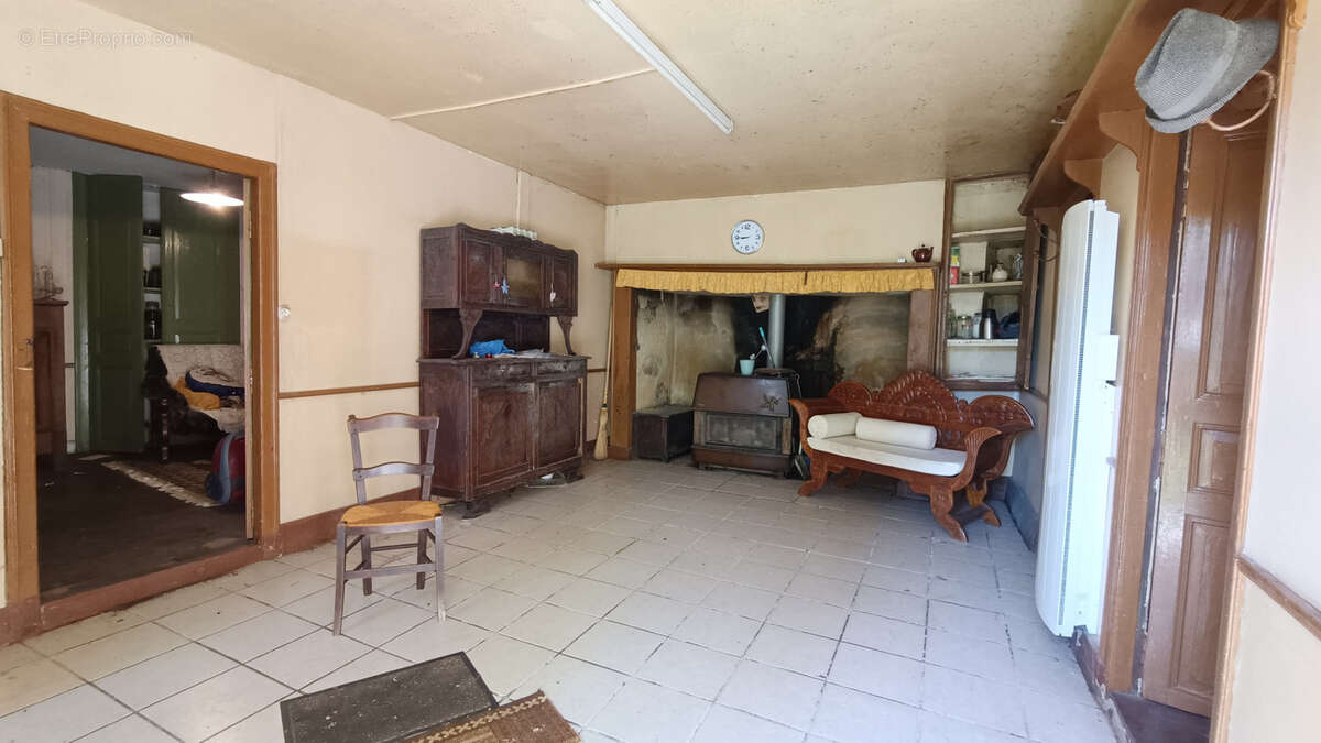 Maison à CHERVEIX-CUBAS