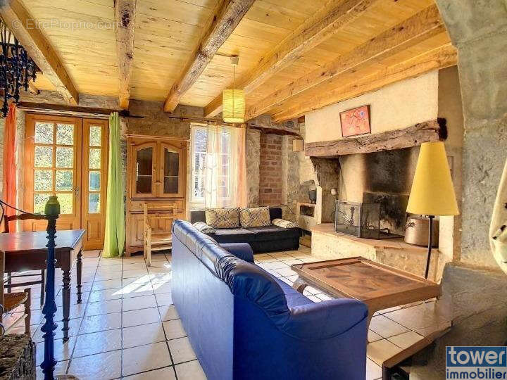 Maison à AMBEYRAC