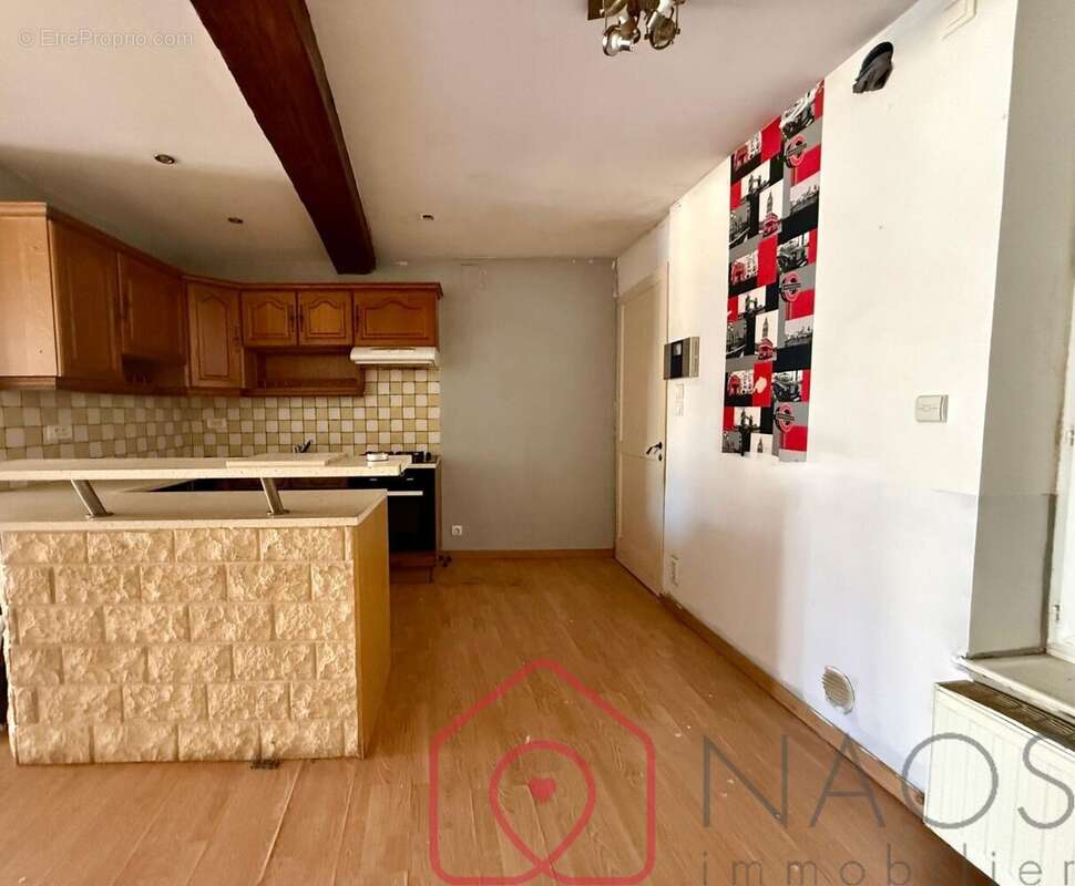 Appartement T2 de 66 m²  Dernier étage  Centre-ville de Sedan - photo 3