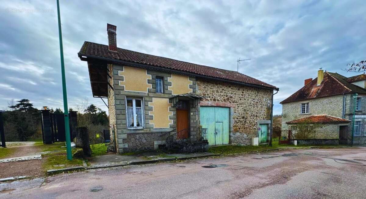 Maison à BUSSEROLLES