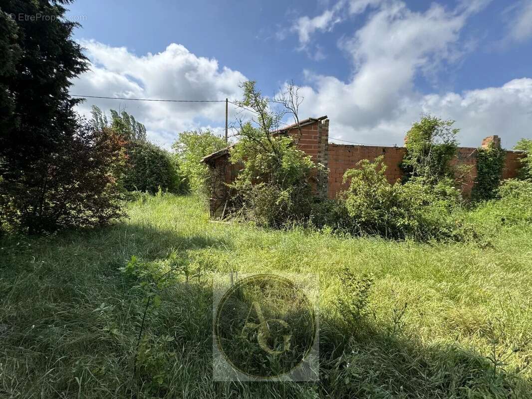 Terrain à LABASTIDE-D&#039;ANJOU